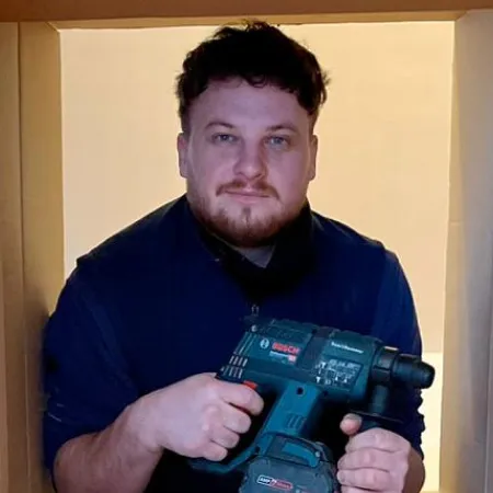 Salih Spahiu, Anlagenmechaniker